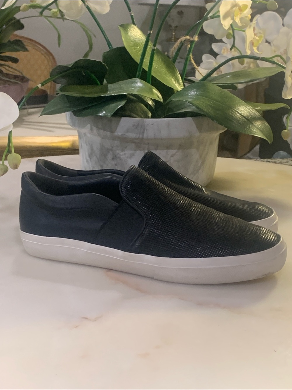 VINCE BLACK LEATHER MENS SNEAKERS SIZE 11
